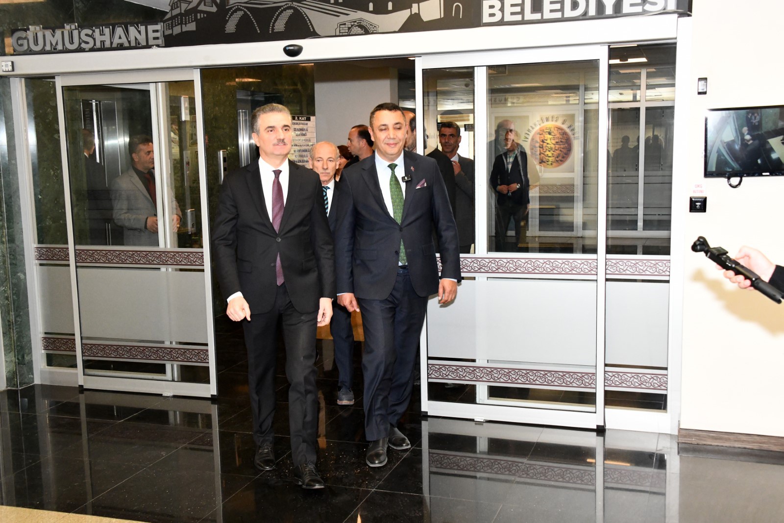 Vali Baruş Gümüşhane Belediye’sini ziyaret etti 3