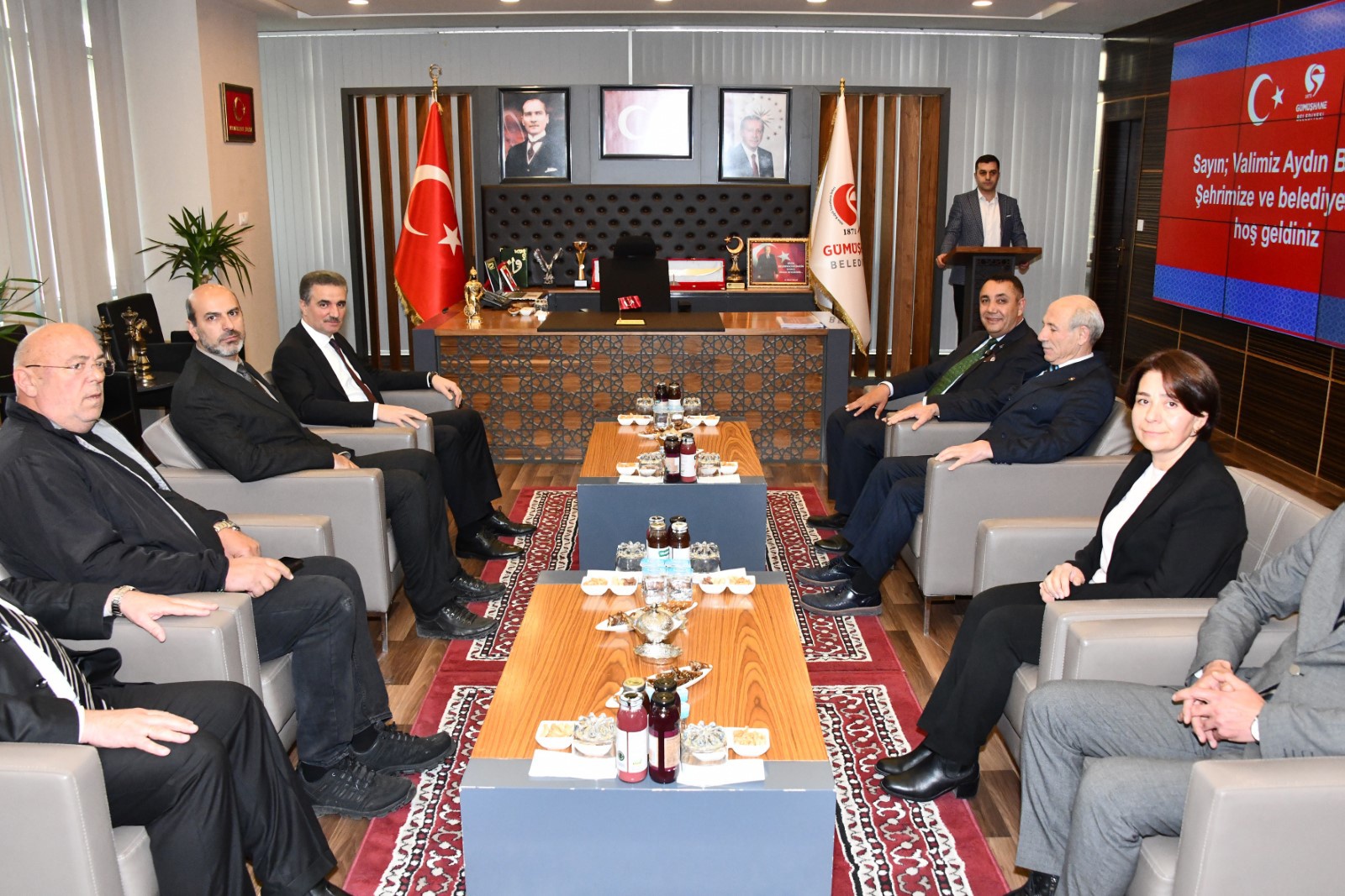 Vali Baruş Gümüşhane Belediye’sini ziyaret etti 11