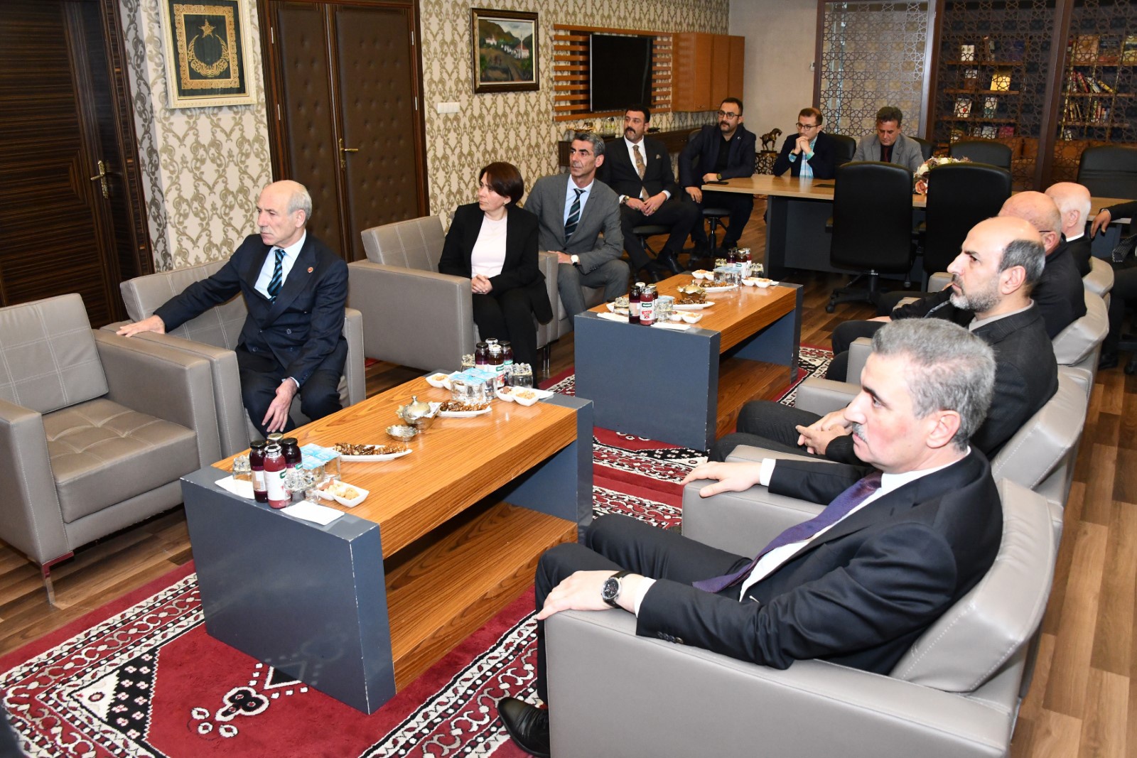 Vali Baruş Gümüşhane Belediye’sini ziyaret etti 5