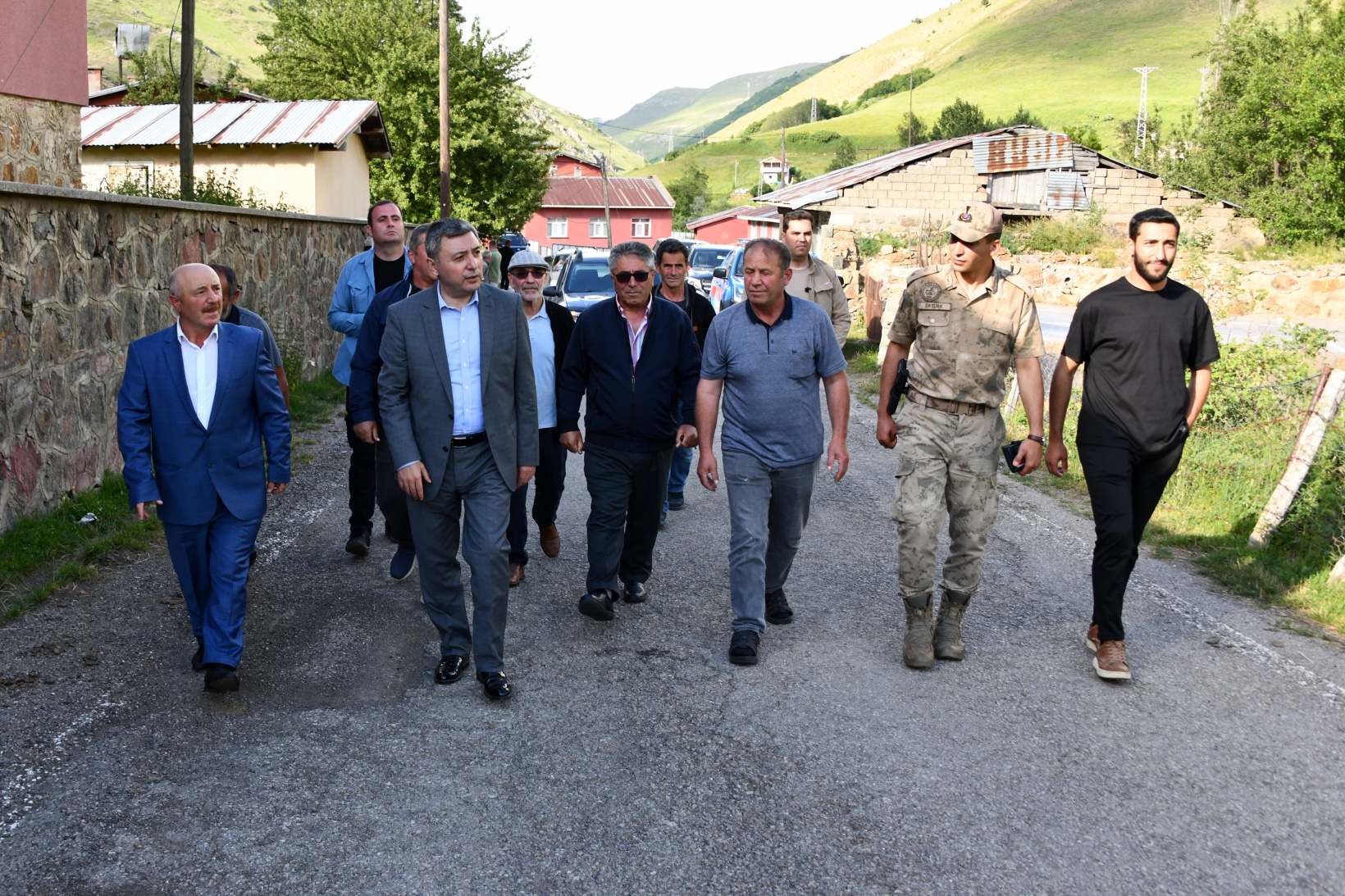 Vali Tanrısever Alçakdere ve Yağmurdere'de vatandaşlarla buluştu 31