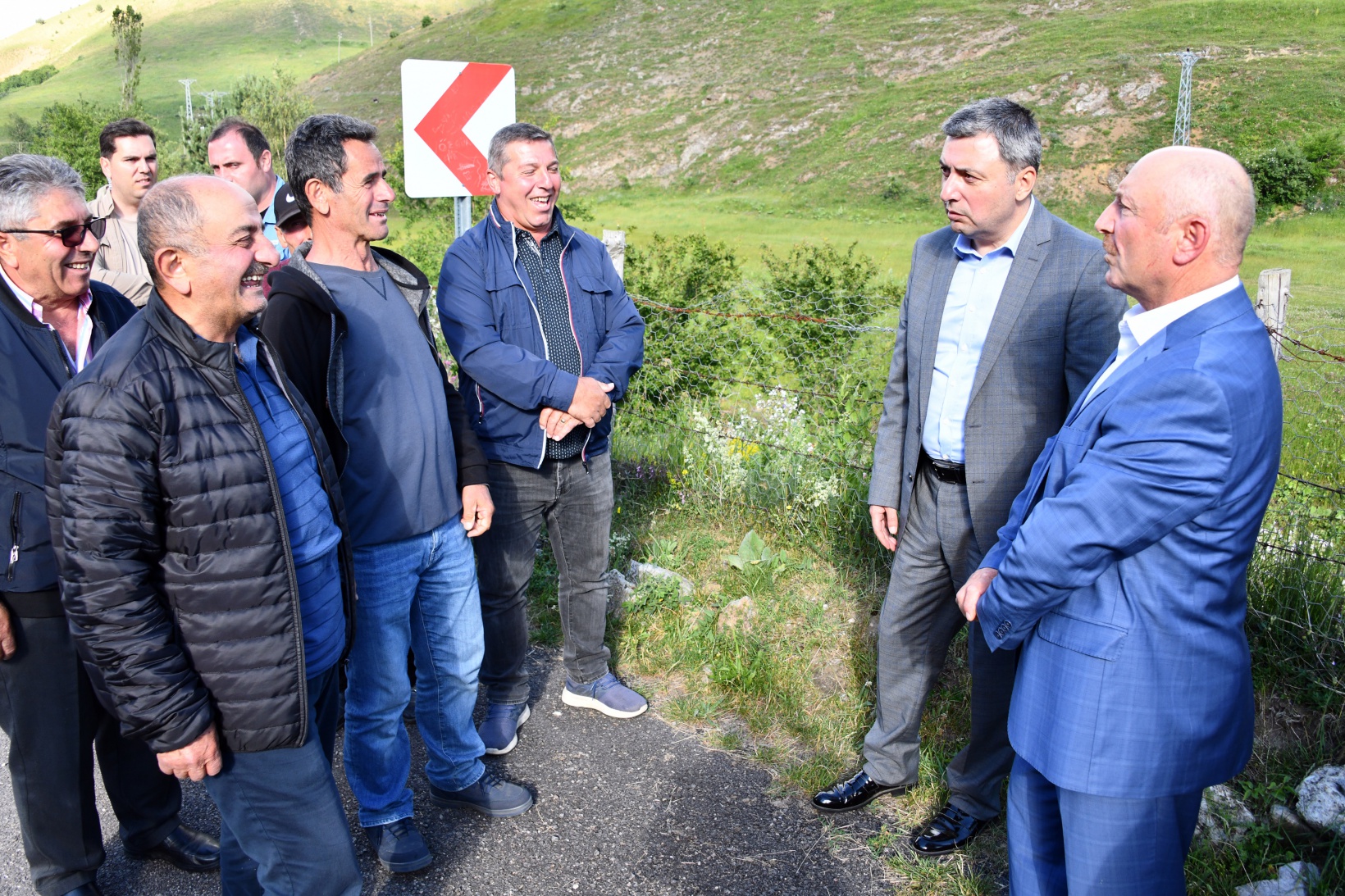 Vali Tanrısever Alçakdere ve Yağmurdere'de vatandaşlarla buluştu 41