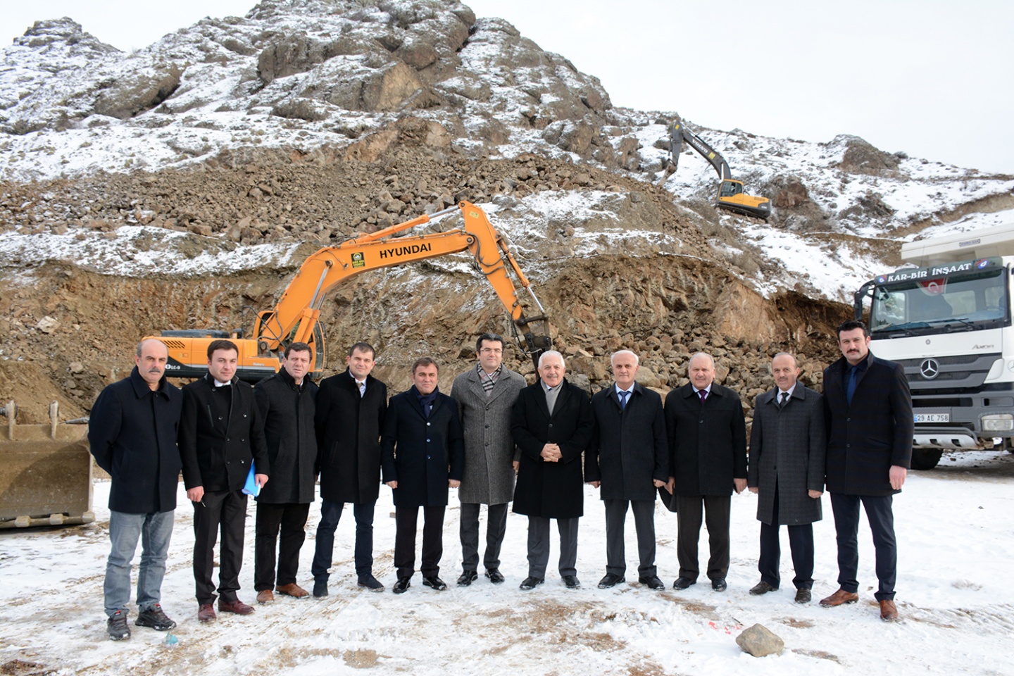 Vali Memiş, TOBB okulu sahasında inceleme yaptı 5