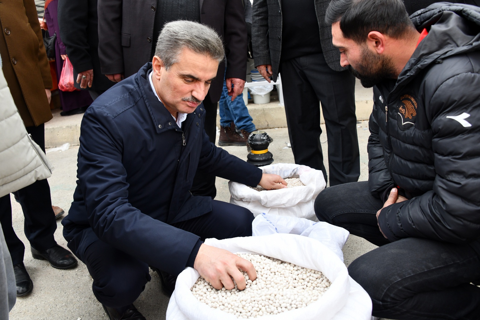 Vali Baruş Kelkit'te vatandaşlarla bir araya geldi, projeleri yerinde inceledi 11