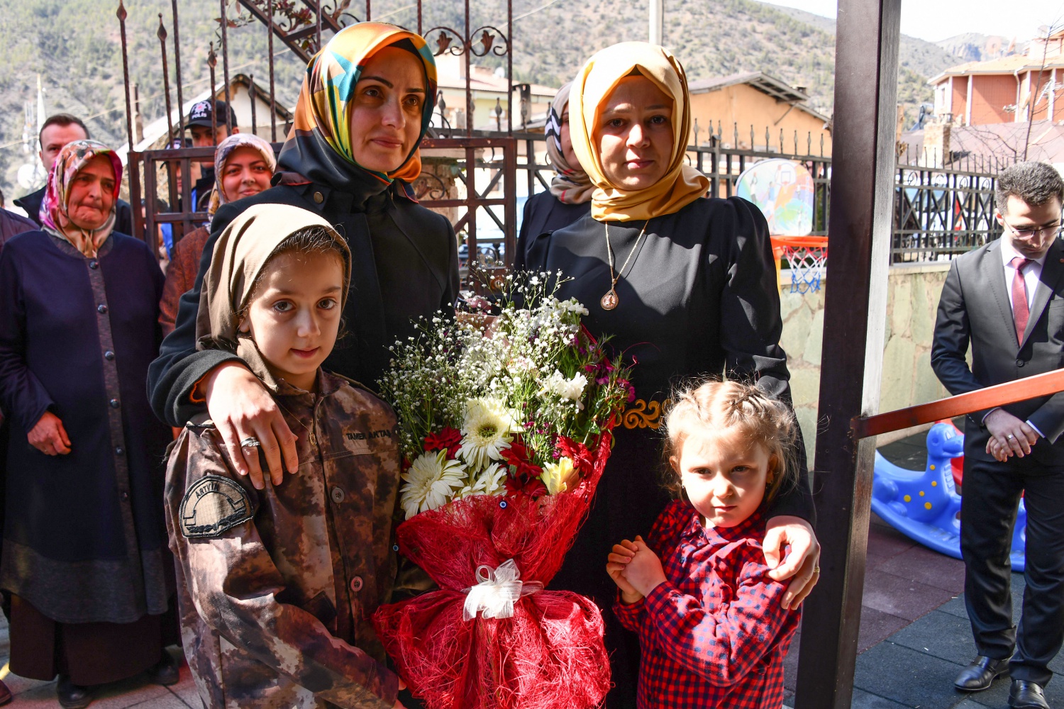 Gümüşhane’de şehit komiser yardımcısının adı anaokuluna verildi 14