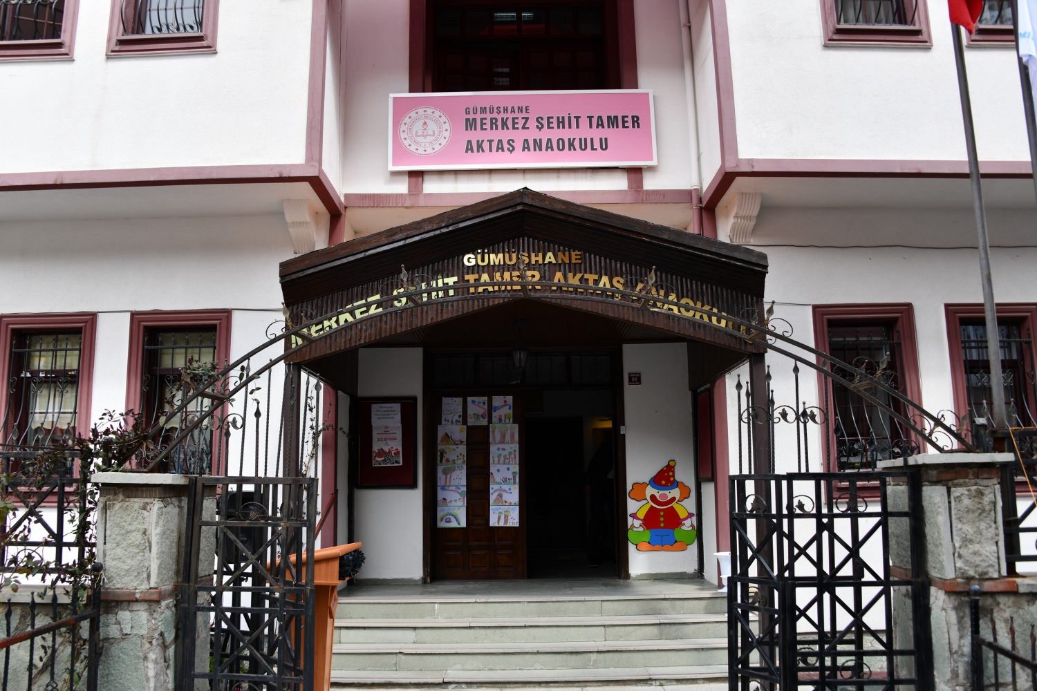 Gümüşhane’de şehit komiser yardımcısının adı anaokuluna verildi 8