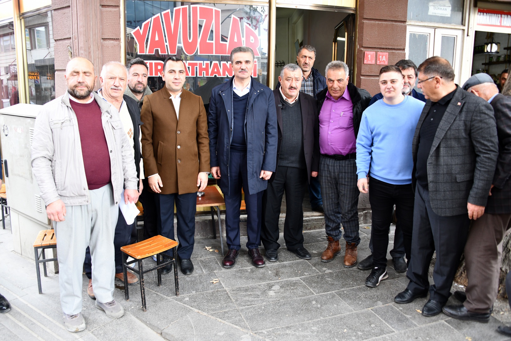 Vali Baruş Kelkit'te vatandaşlarla bir araya geldi, projeleri yerinde inceledi 30