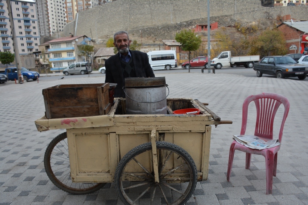 Havalar soğudu mısır kazanının yerini kestane sobası aldı 1