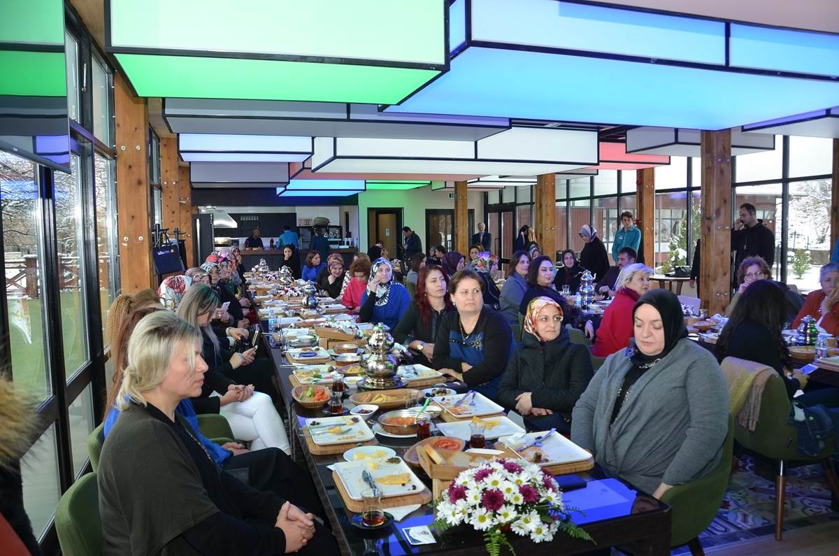 İş dünyasının kadın esnafları kahvaltıda buluştu 3