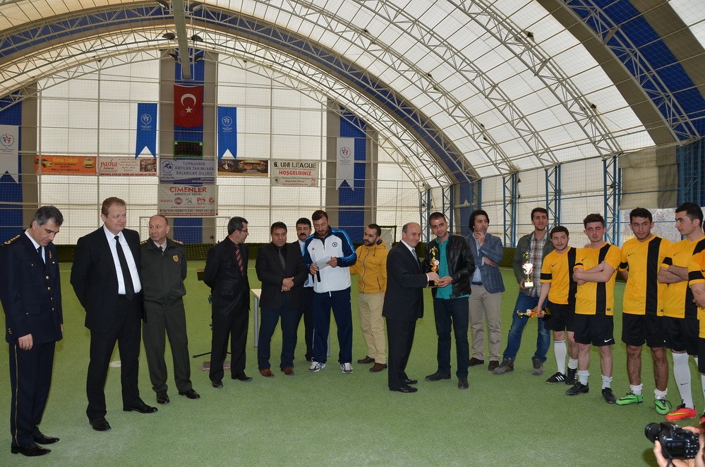 ÜNİ-LİG şampiyonu Keçeliler FK oldu 8