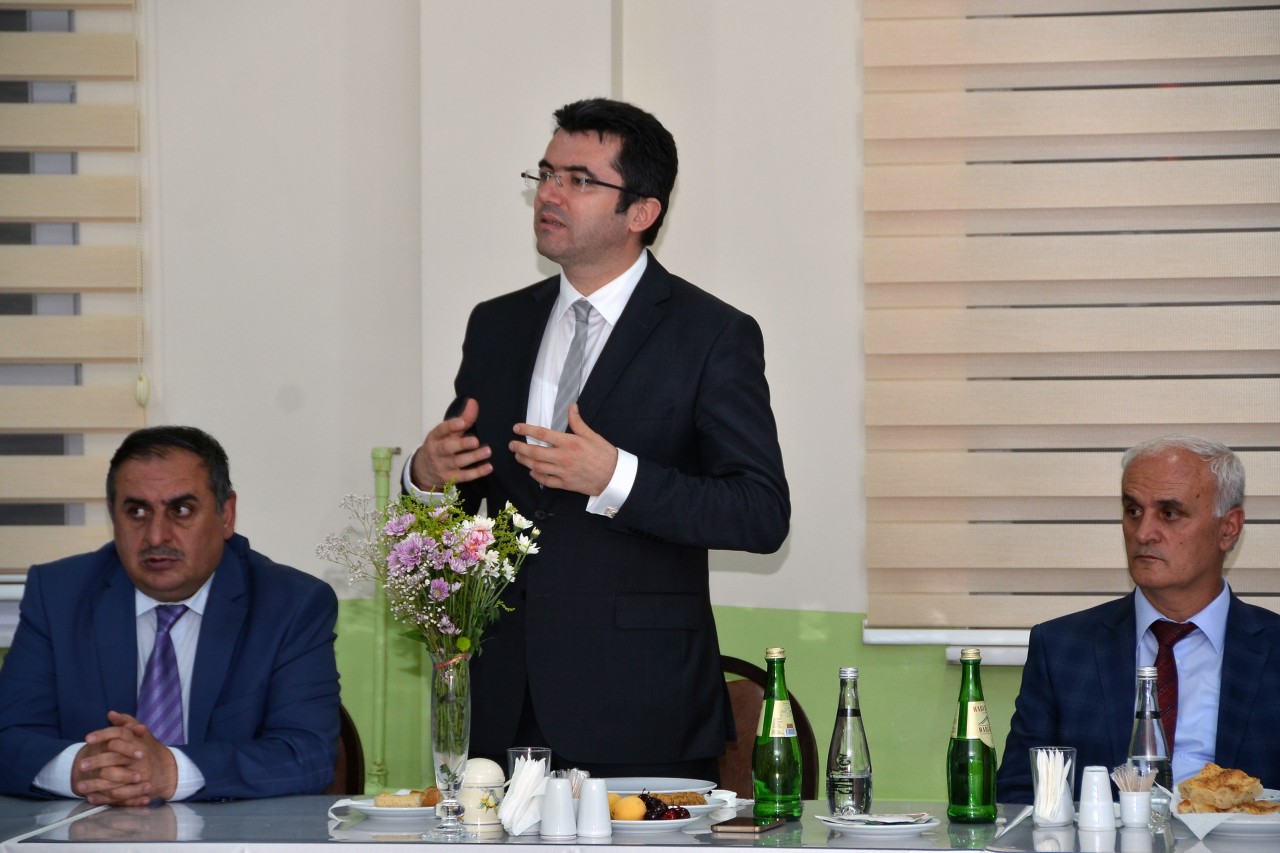 Vali Memiş Özel İdare çalışanlarıyla iftar yaptı 16