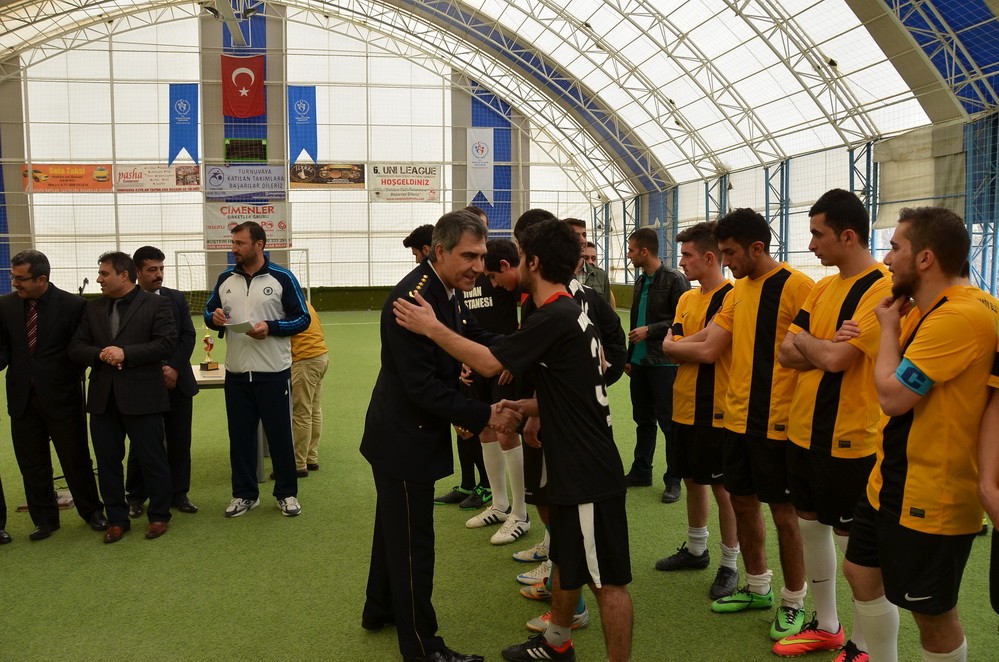 ÜNİ-LİG şampiyonu Keçeliler FK oldu 10