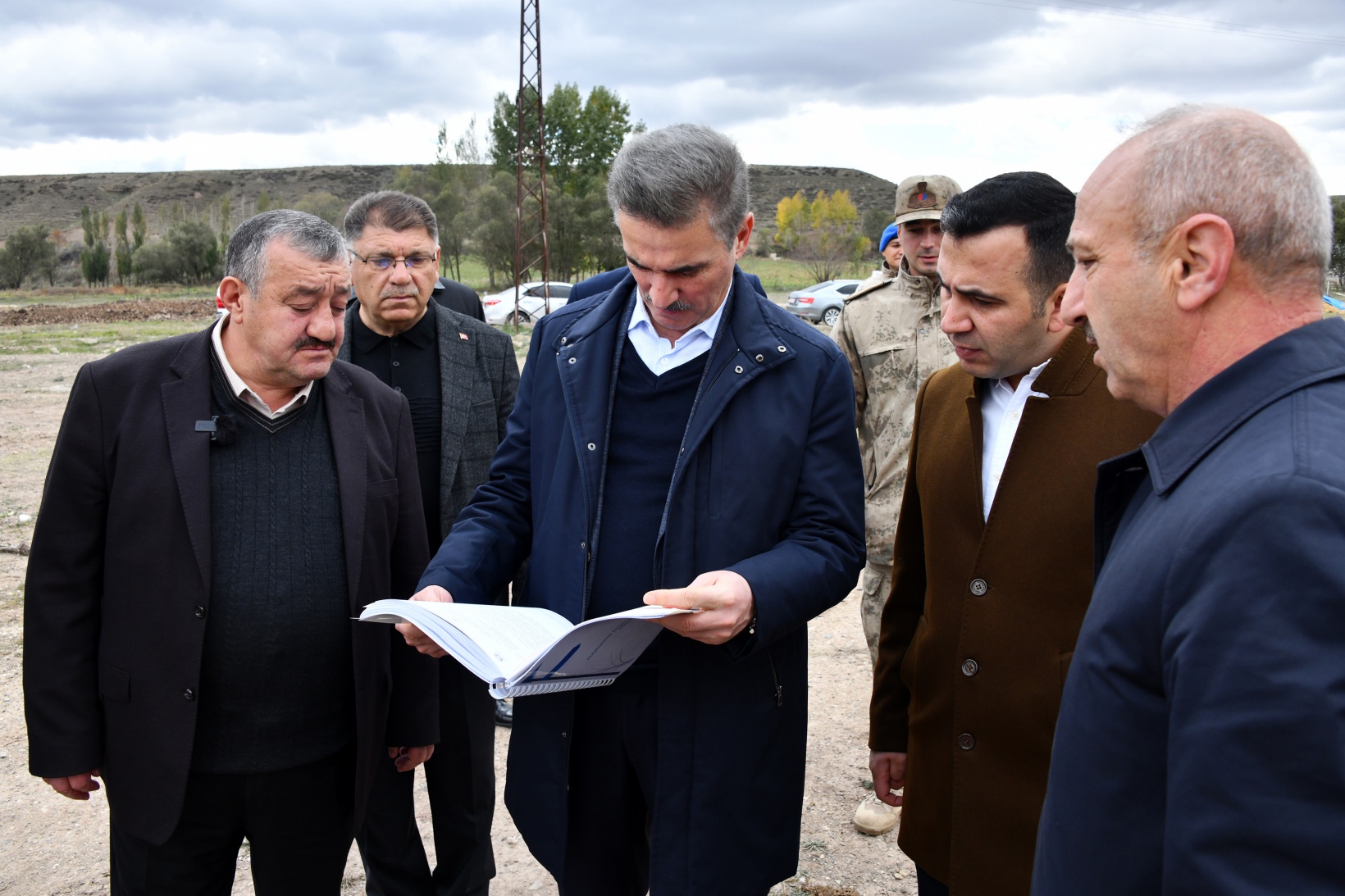 Vali Baruş Kelkit'te vatandaşlarla bir araya geldi, projeleri yerinde inceledi 5