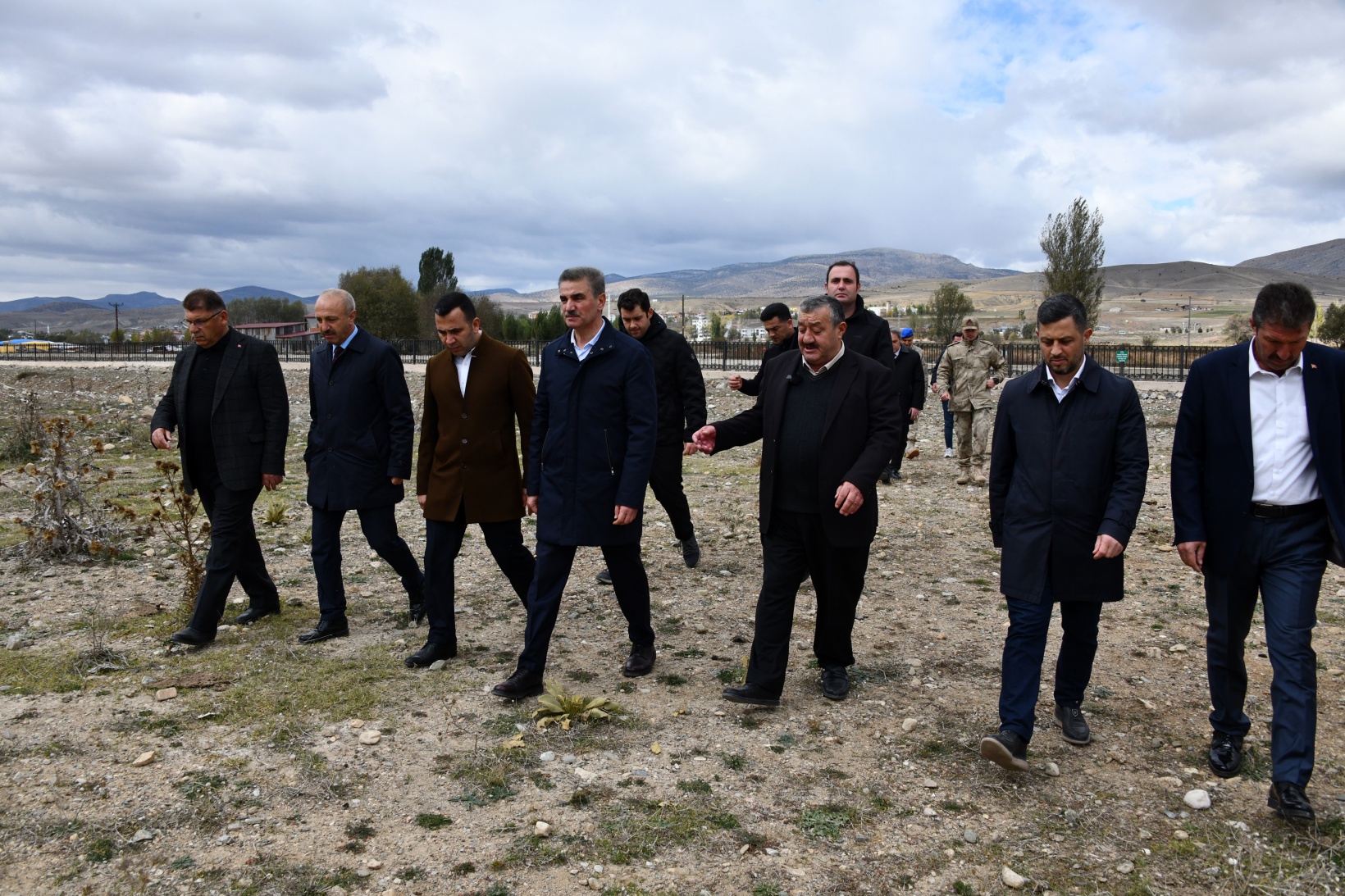 Vali Baruş Kelkit'te vatandaşlarla bir araya geldi, projeleri yerinde inceledi 25