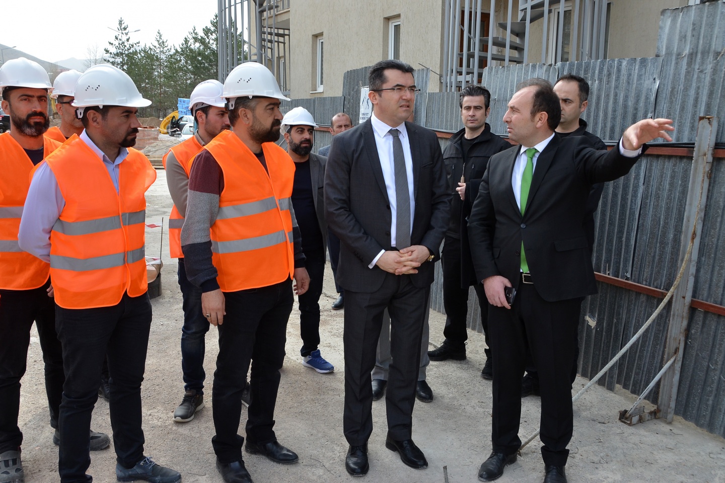 Gümüşhane’de bin 300 kişilik kız yurdu inşaatı devam ediyor 2