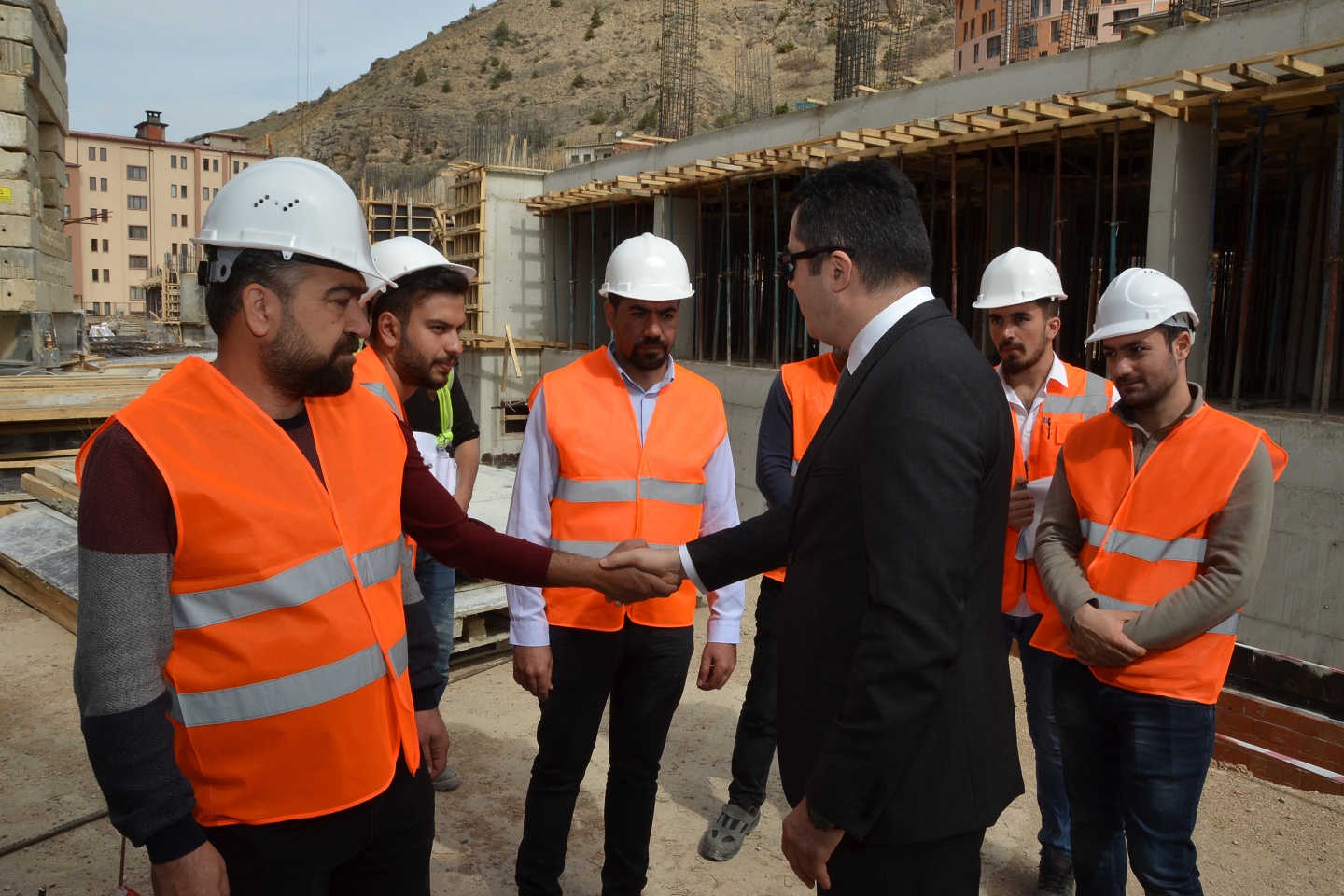 Gümüşhane’de bin 300 kişilik kız yurdu inşaatı devam ediyor 8