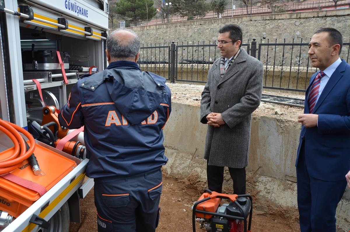 Vali Memiş'ten kurum ziyaretleri 11