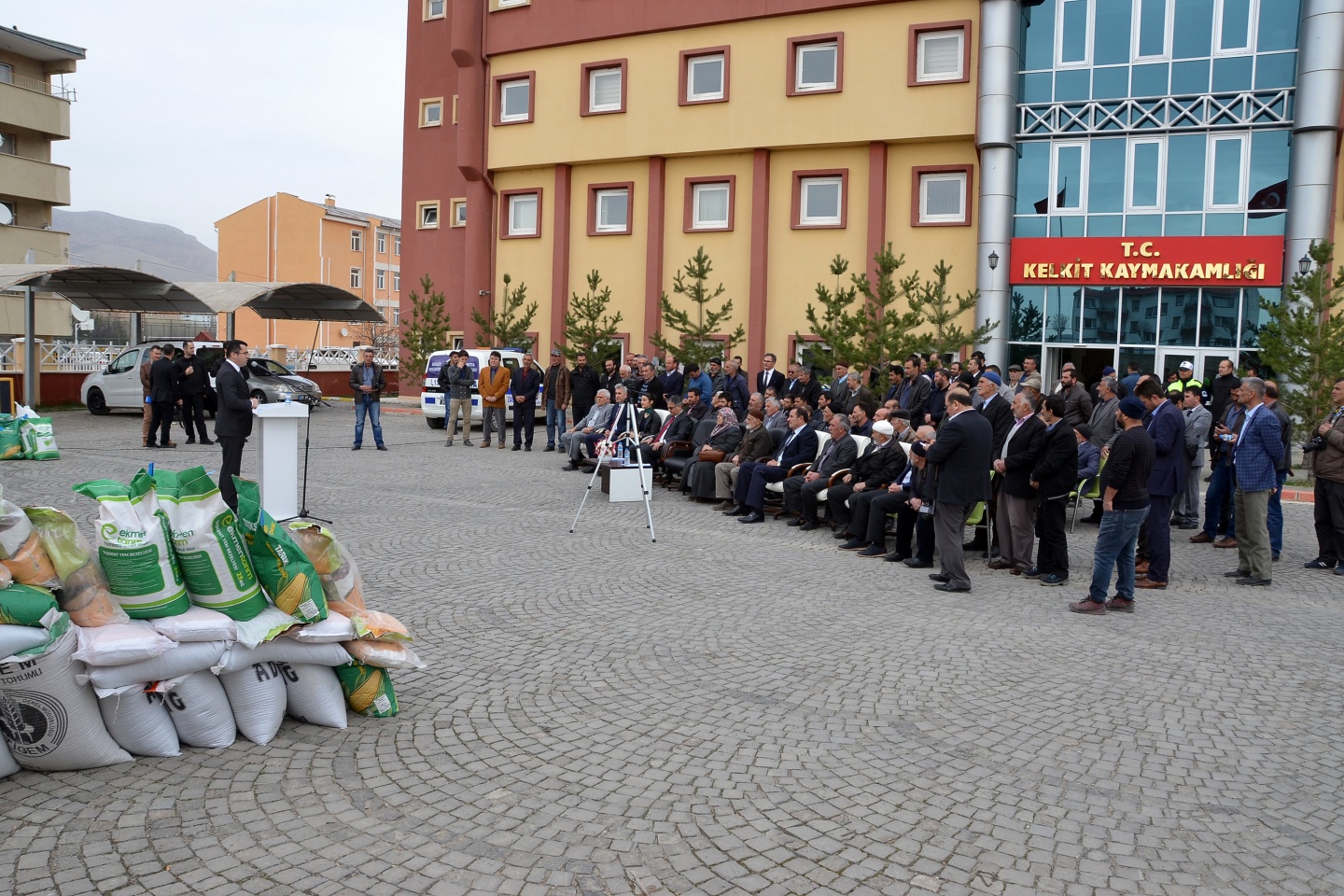 Gümüşhane’de çiftçilere 102,3 ton yem bitkisi tohumu dağıtıldı 30