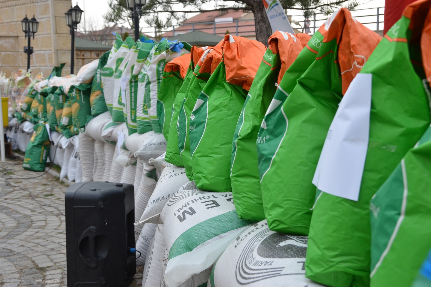 Gümüşhane’de çiftçilere 102,3 ton yem bitkisi tohumu dağıtıldı 35