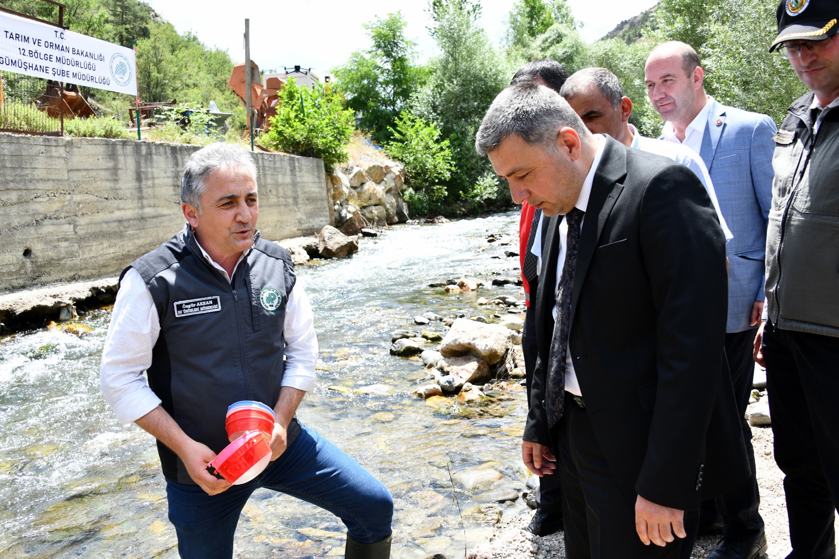 Gümüşhane’de derelere alabalık salındı 15