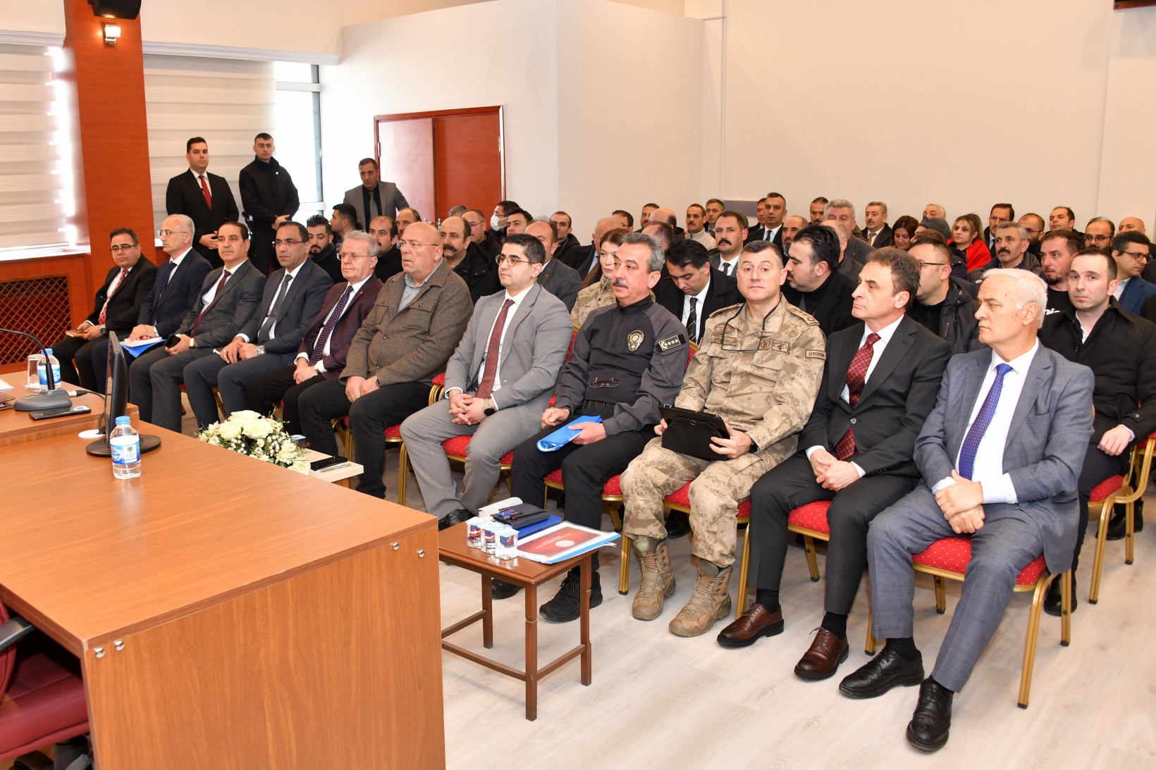 Vali Baruş’tan ailelere dijital bağımlılık uyarısı: Çocuklarımızı Yalnız Bırakmayalım 5