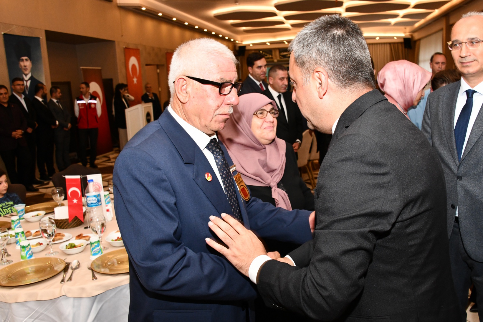 Gümüşhane’de şehit aileleri ve gaziler onuruna yemek 8