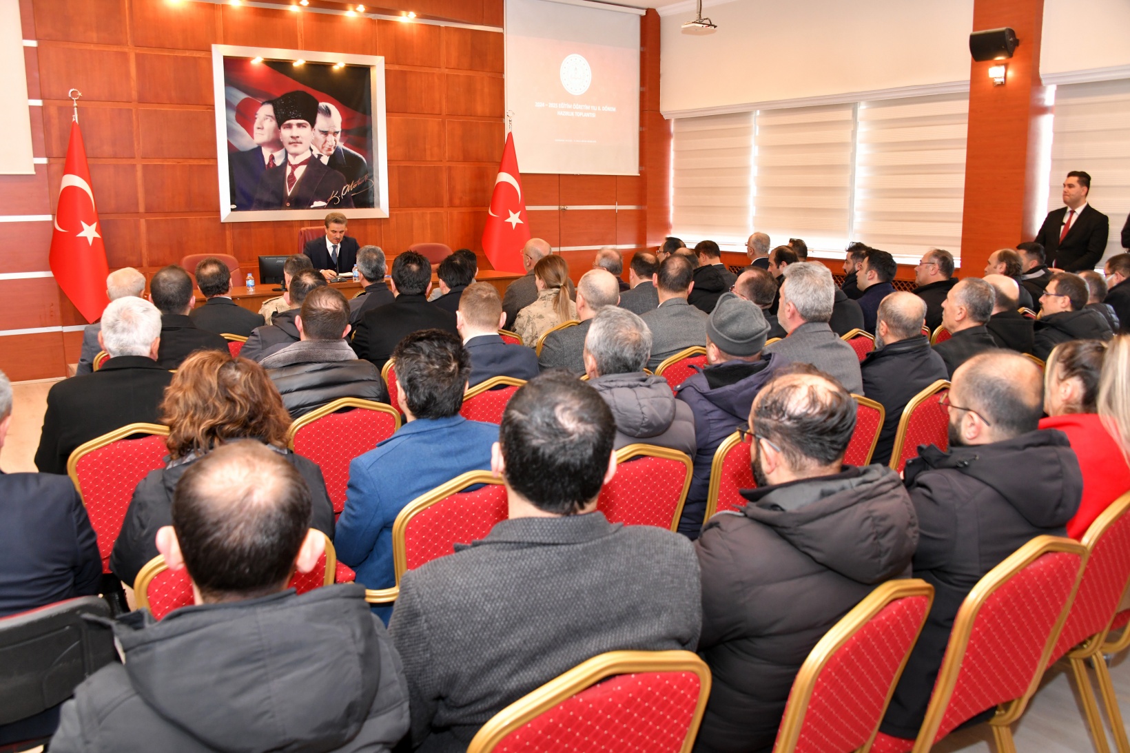 Vali Baruş’tan ailelere dijital bağımlılık uyarısı: Çocuklarımızı Yalnız Bırakmayalım 11