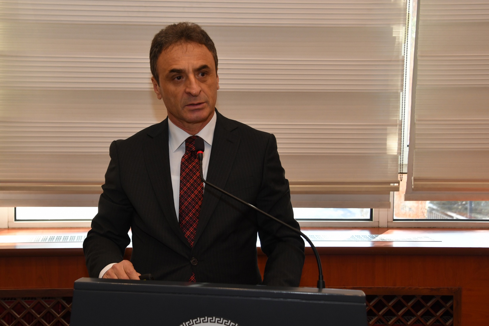 Vali Baruş’tan ailelere dijital bağımlılık uyarısı: Çocuklarımızı Yalnız Bırakmayalım 1