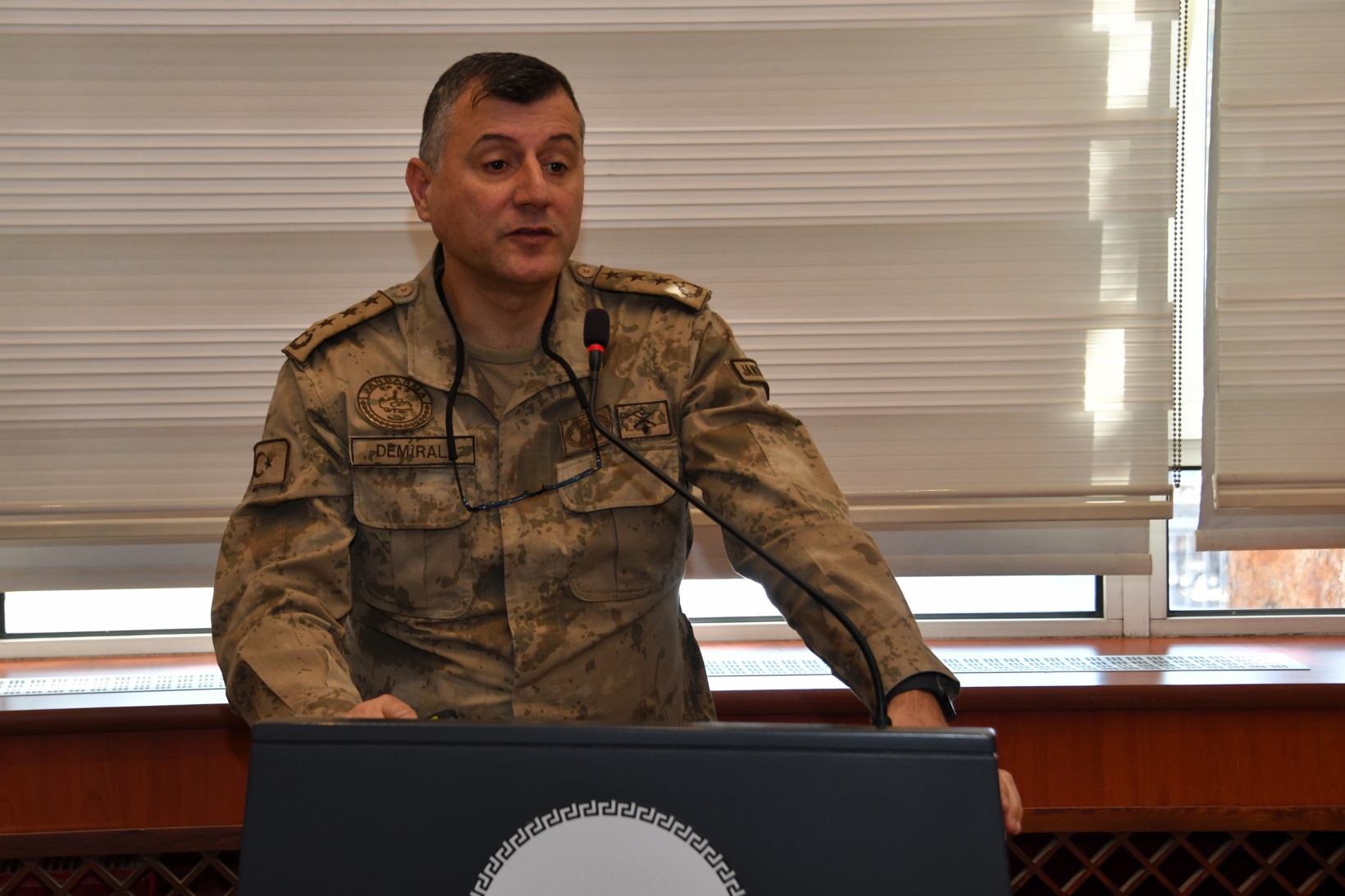 Vali Baruş’tan ailelere dijital bağımlılık uyarısı: Çocuklarımızı Yalnız Bırakmayalım 2