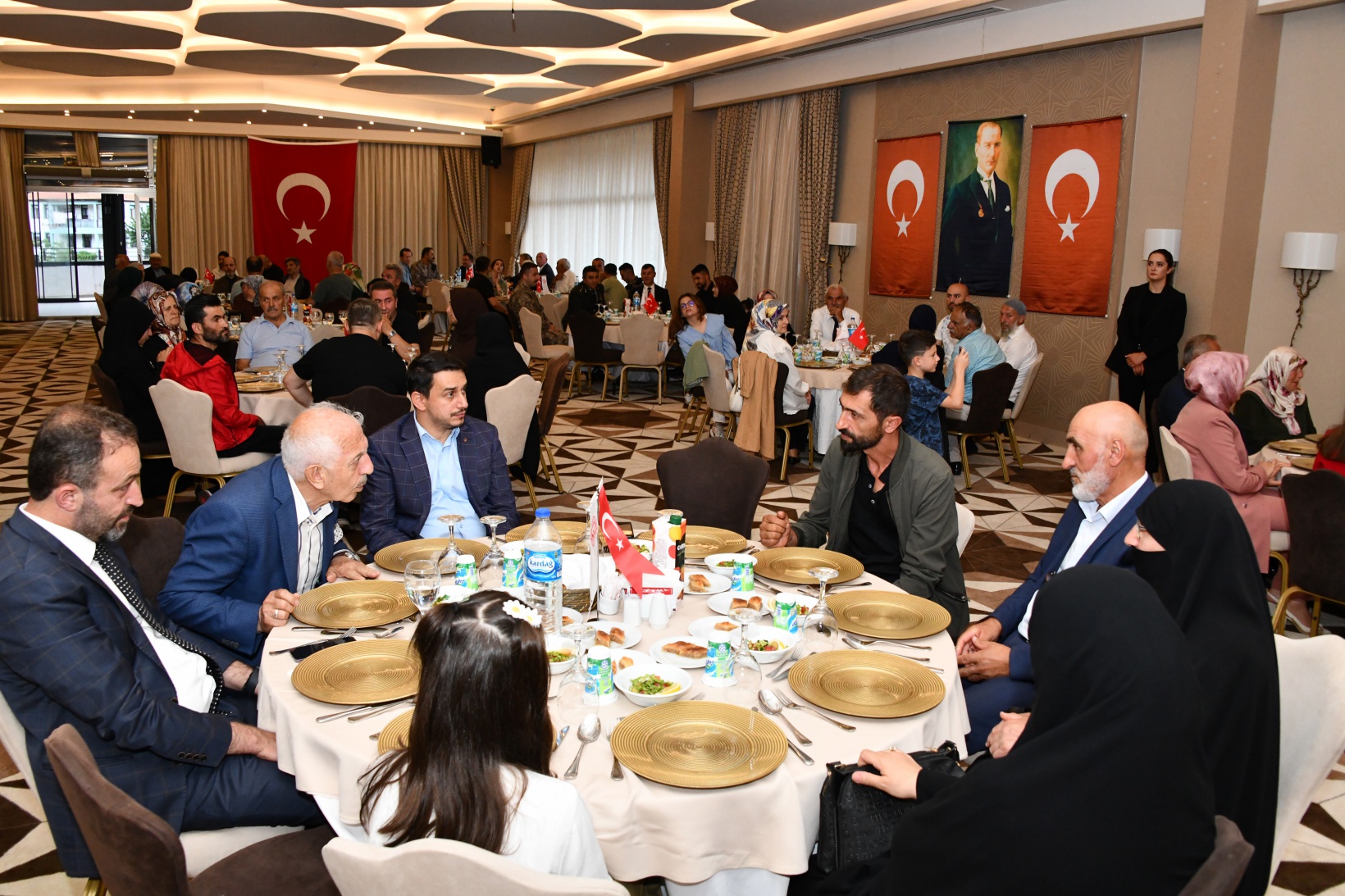 Gümüşhane’de şehit aileleri ve gaziler onuruna yemek 18