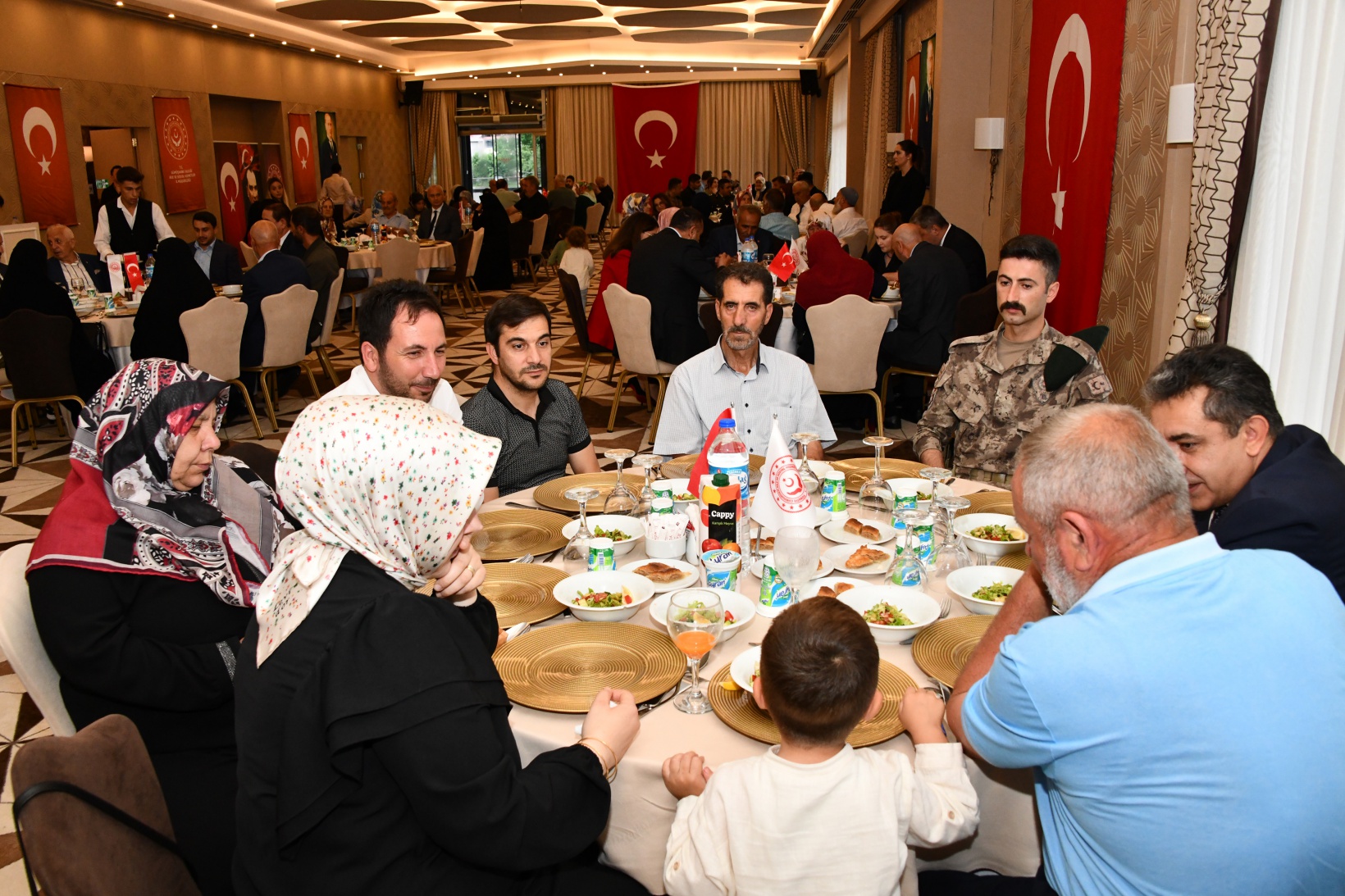 Gümüşhane’de şehit aileleri ve gaziler onuruna yemek 10