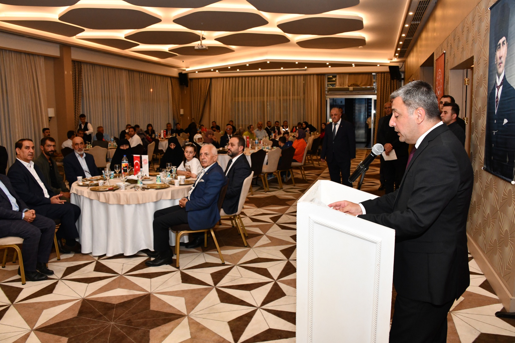 Gümüşhane’de şehit aileleri ve gaziler onuruna yemek 9