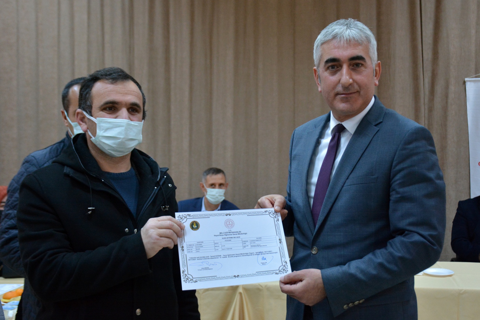 Gümüşhane’de 93 kursiyere sertifikaları verildi  47