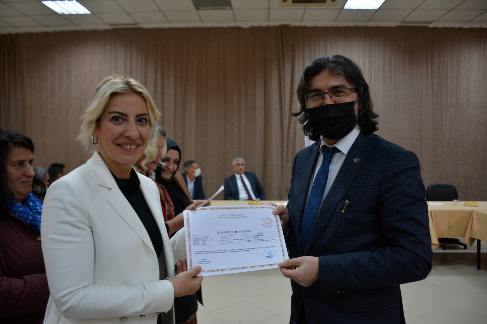 Gümüşhane’de 93 kursiyere sertifikaları verildi  42