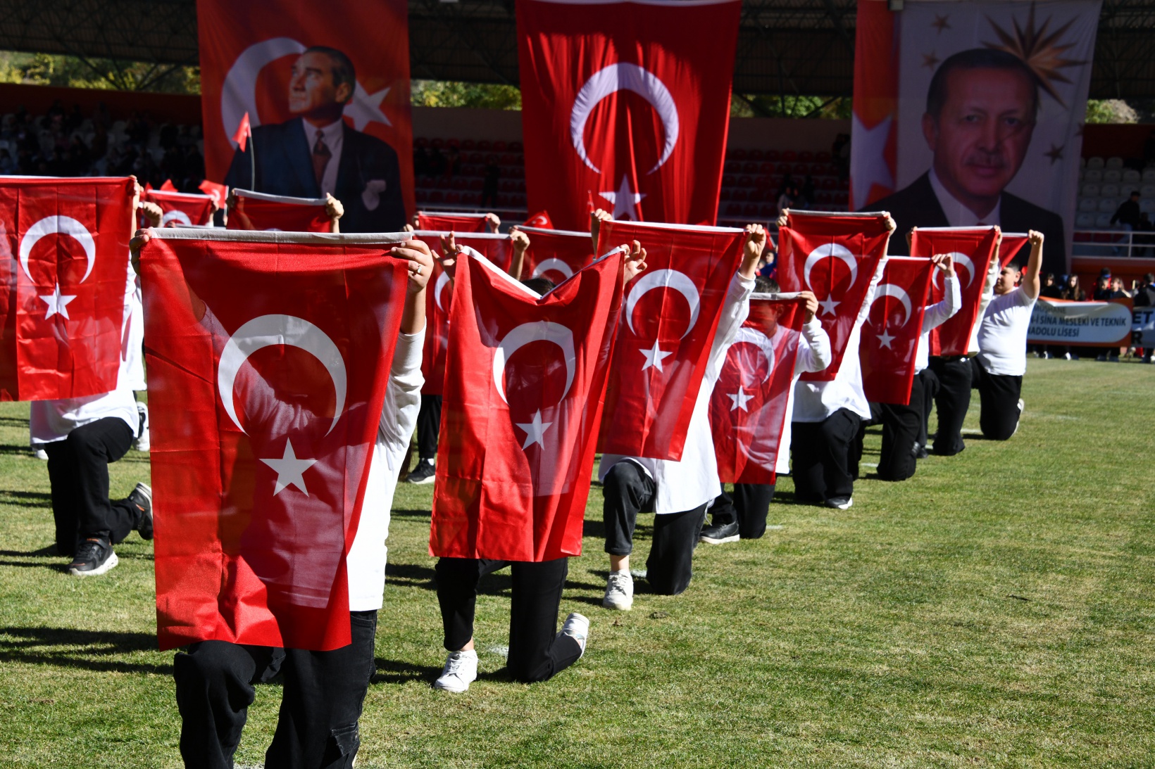 Gümüşhane’de Cumhuriyet’in 101. yılı coşkuyla kutlanıyor 35