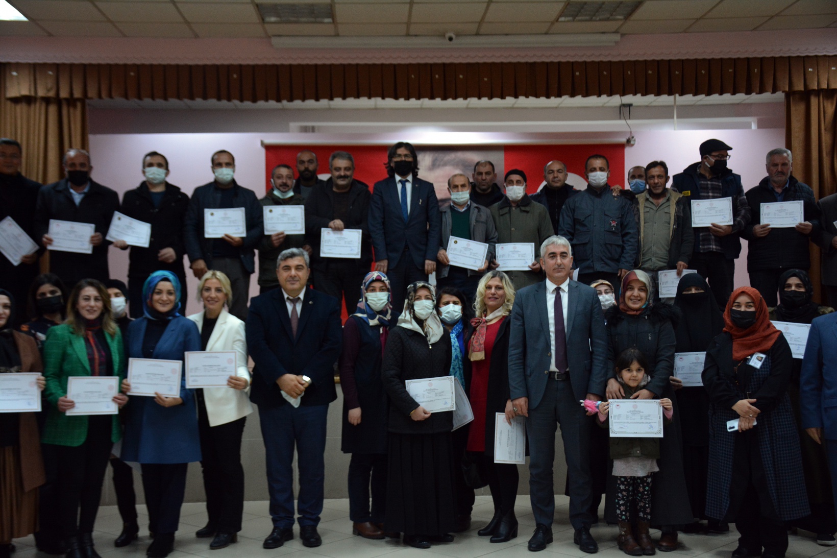 Gümüşhane’de 93 kursiyere sertifikaları verildi  26