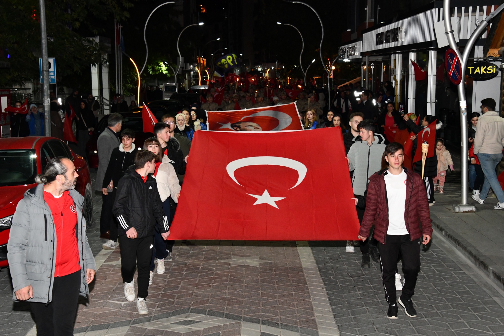 Gümüşhane’de 29 Ekim coşkusu fener alayı ve kabul töreniyle taçlandı 22