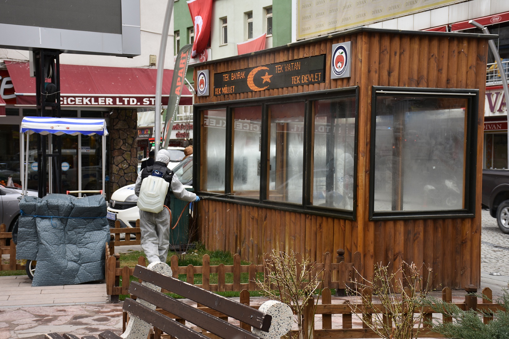 Gümüşhane Belediyesi dezenfeksiyona devam ediyor 7