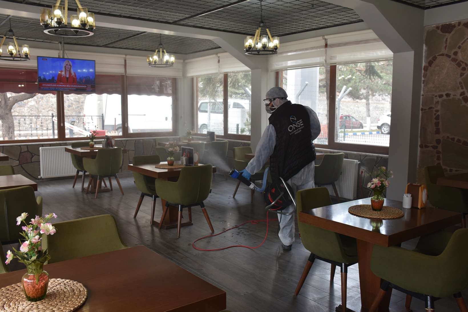 Gümüşhane Belediyesi dezenfeksiyona devam ediyor 1