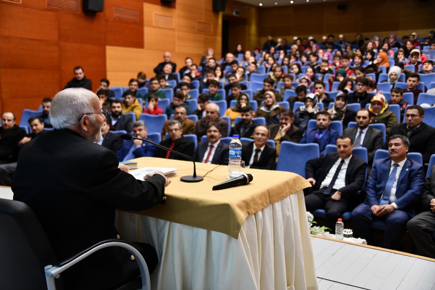 Prof.Dr. Tozlu, Nurettin Topçu ve eğitim felsefesini anlattı 21