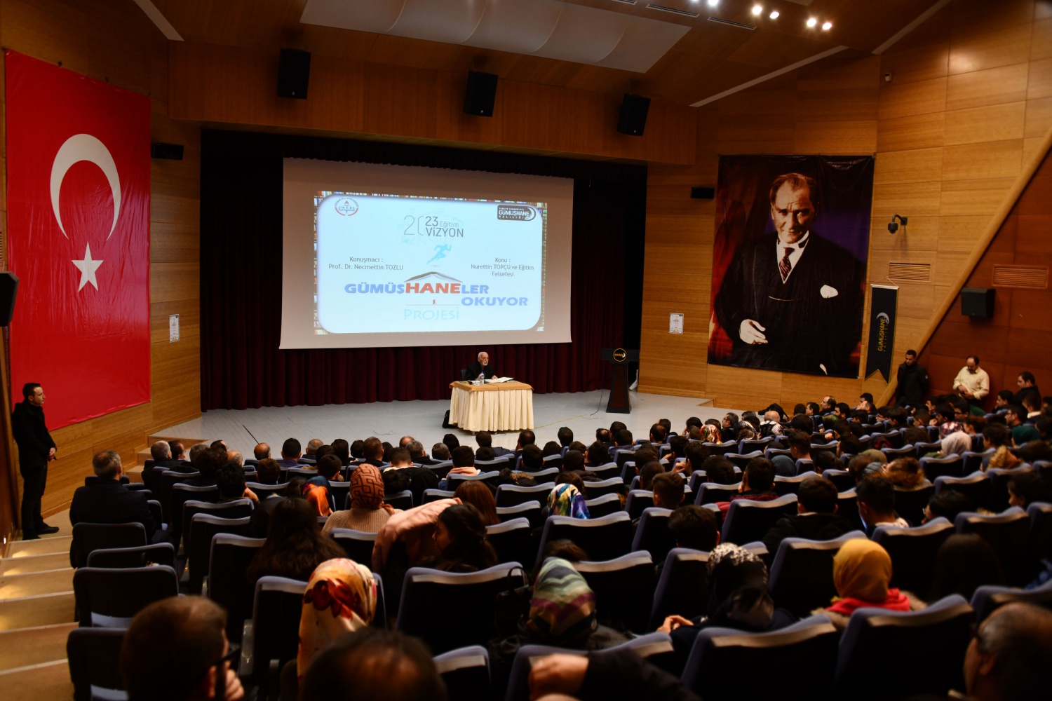 Prof.Dr. Tozlu, Nurettin Topçu ve eğitim felsefesini anlattı 18