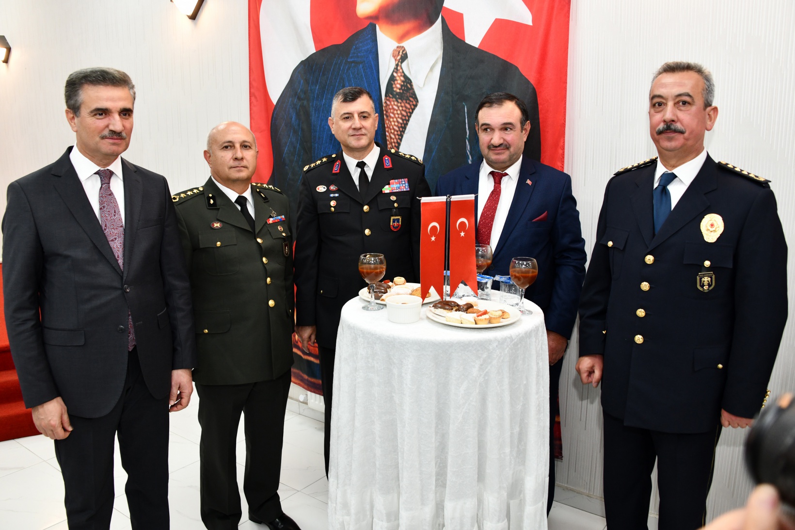 Gümüşhane’de 29 Ekim coşkusu fener alayı ve kabul töreniyle taçlandı 37