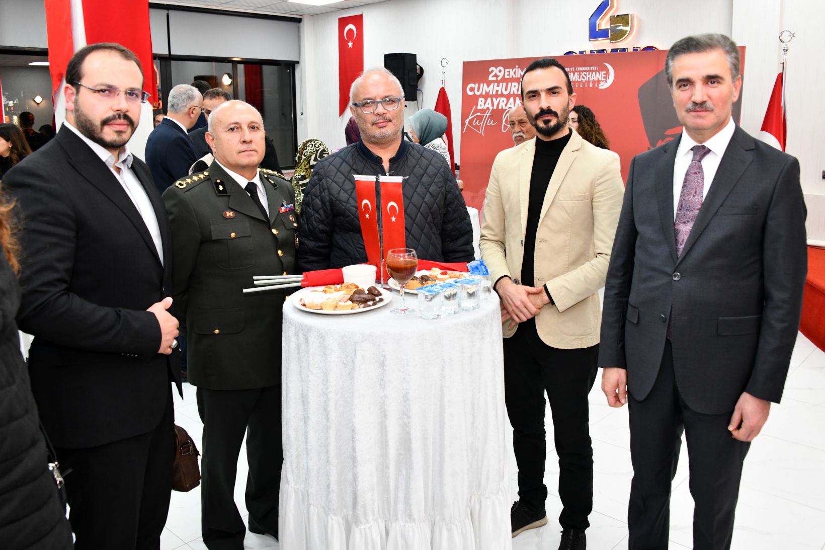 Gümüşhane’de 29 Ekim coşkusu fener alayı ve kabul töreniyle taçlandı 39