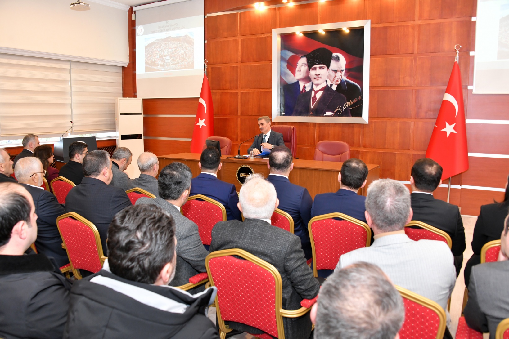 Vali Baruş: Arzumuz sanayinin daha da ileriye gitmesi 17