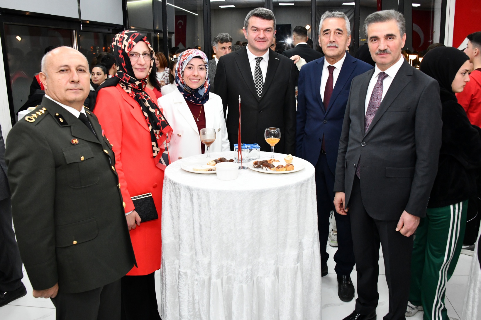 Gümüşhane’de 29 Ekim coşkusu fener alayı ve kabul töreniyle taçlandı 42