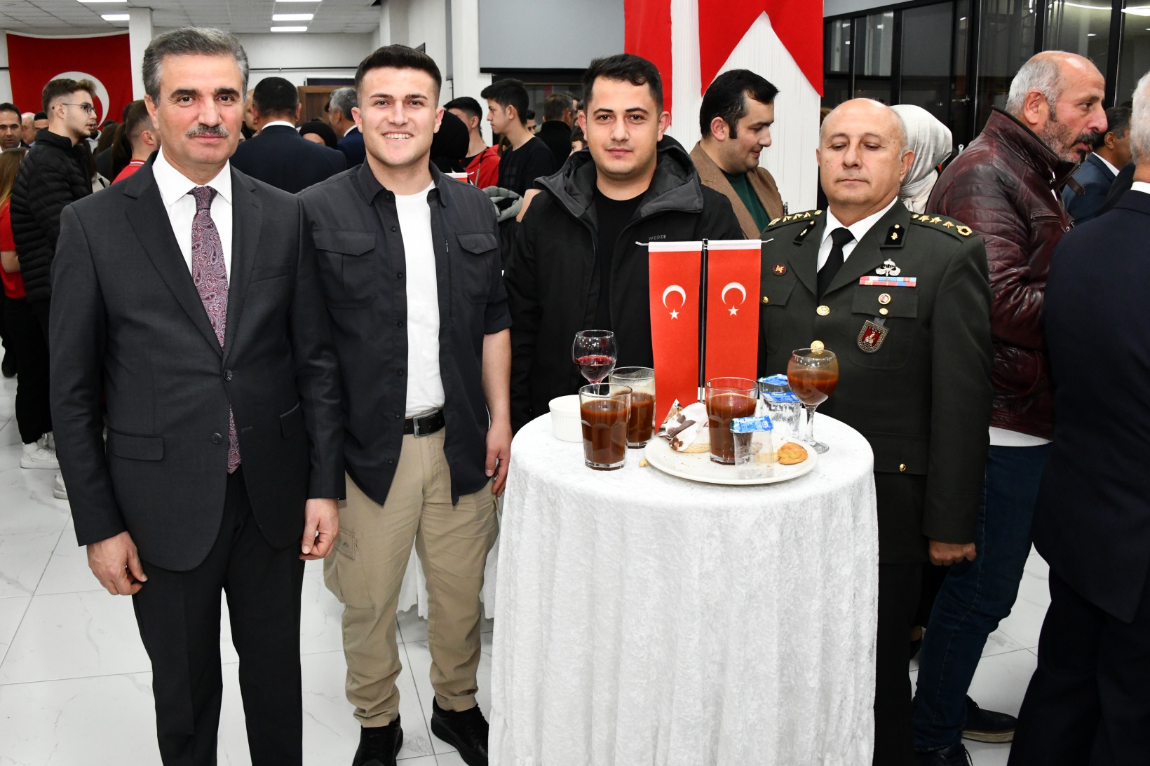 Gümüşhane’de 29 Ekim coşkusu fener alayı ve kabul töreniyle taçlandı 25