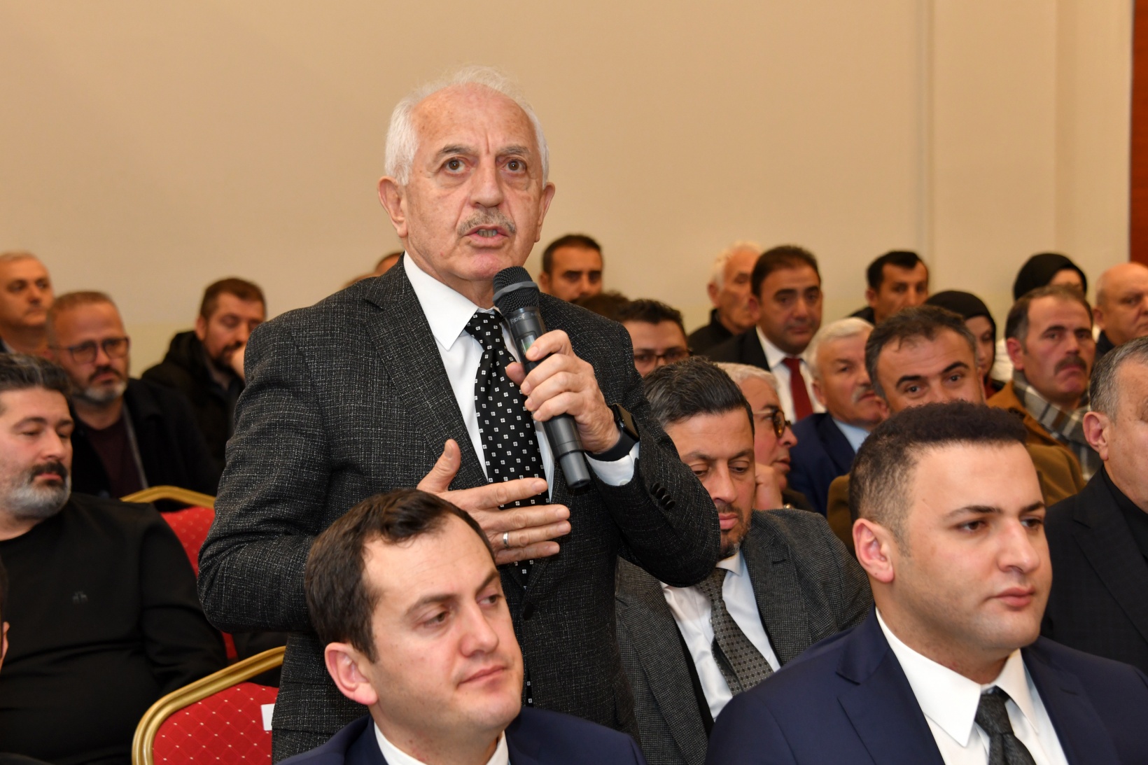 Vali Baruş: Arzumuz sanayinin daha da ileriye gitmesi 12