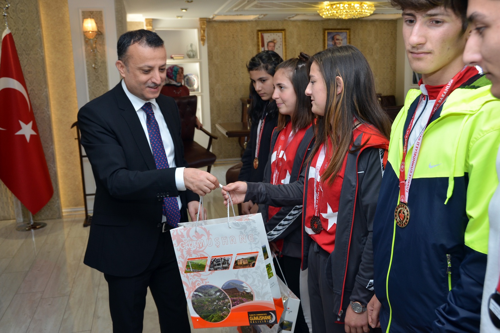 Gümüşhane’de Cumhuriyet Bayramı kutlamaları başladı 3