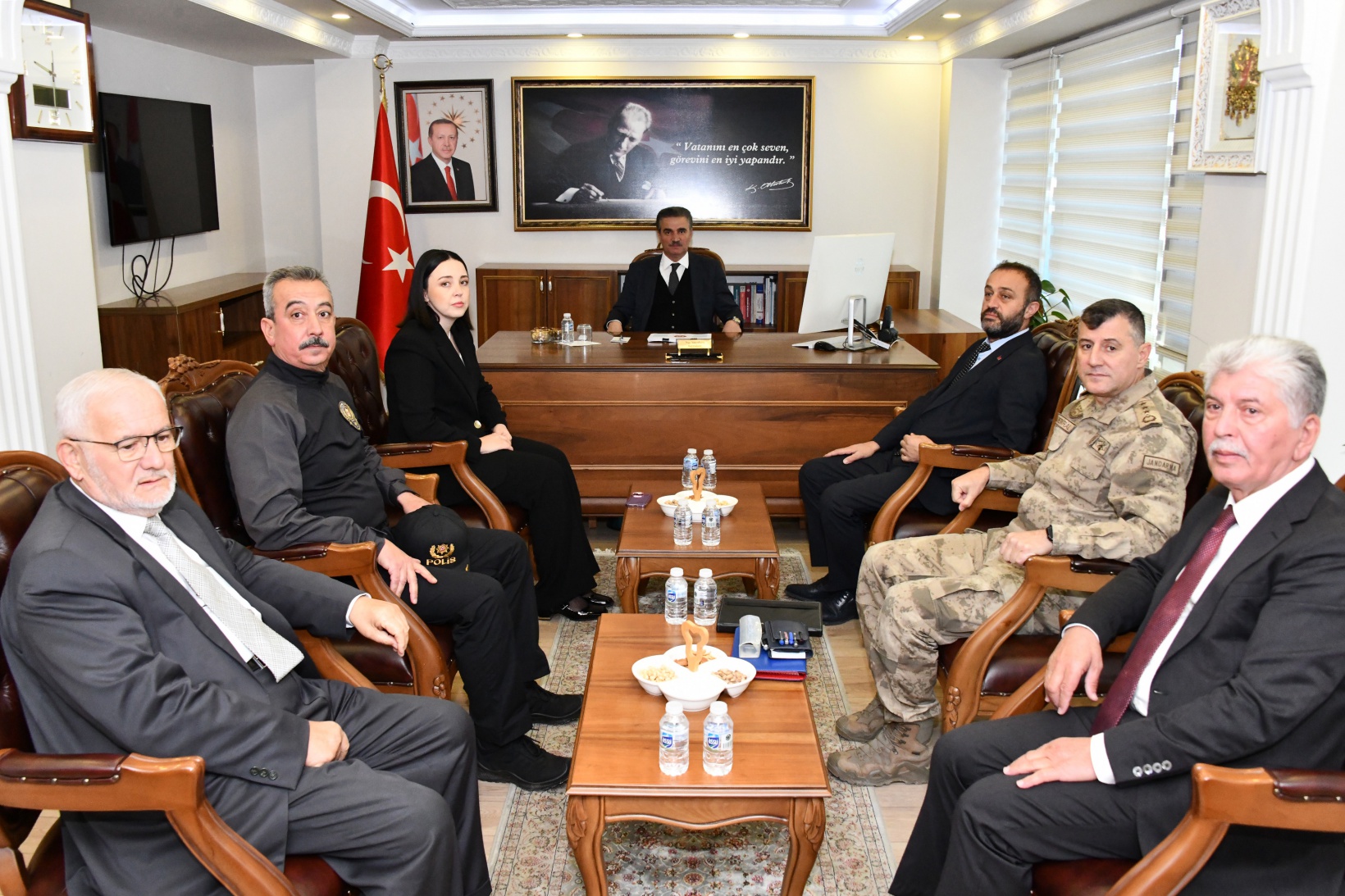 Vali Baruş Kürtün ilçesinde incelemelerde bulundu 22