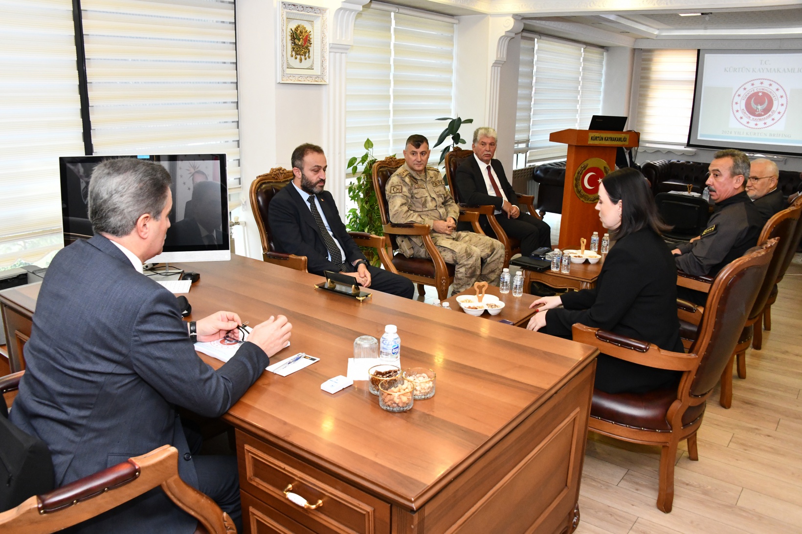 Vali Baruş Kürtün ilçesinde incelemelerde bulundu 51