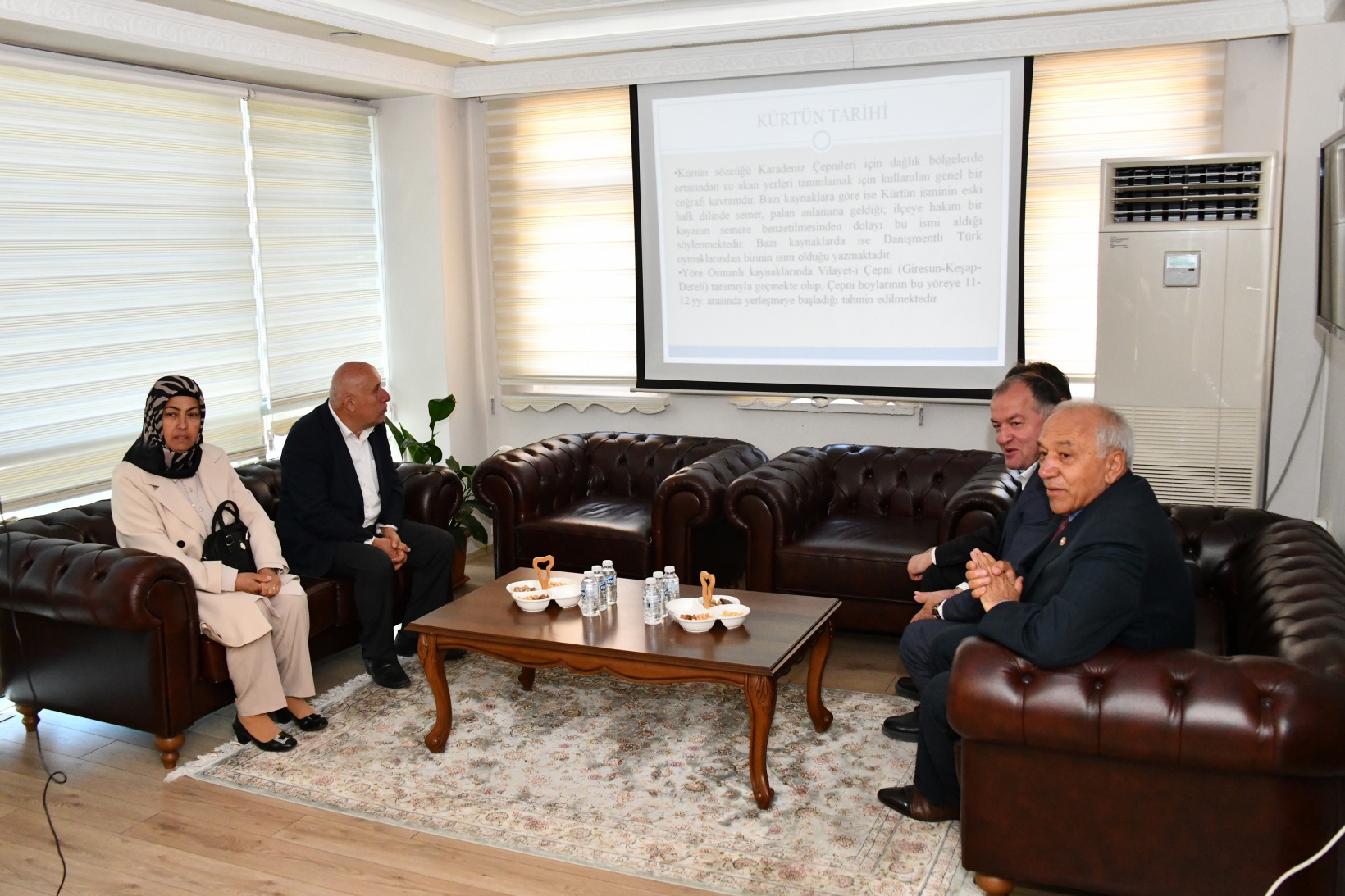 Vali Baruş Kürtün ilçesinde incelemelerde bulundu 18